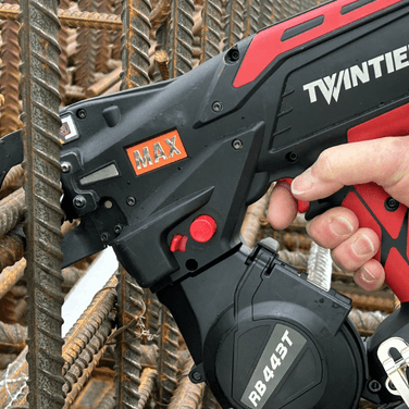 MAX TWINTIER RB443T 18V REBAR TYING TOOL C/W 2 x BATTERIES & CHARGER